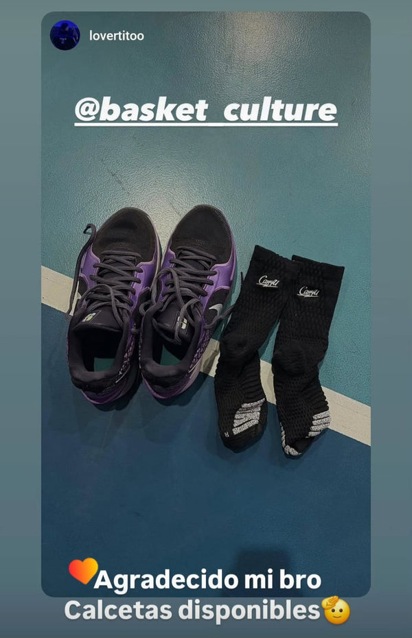 Cliente Basket Culture con zapatillas y calcetas Canyu